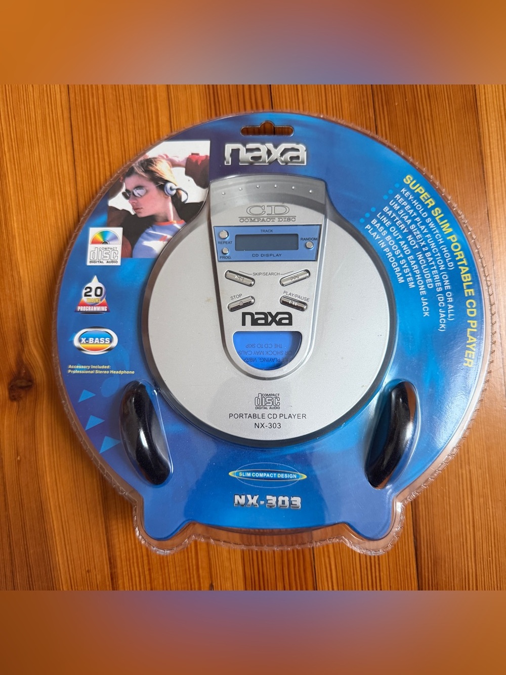 Naxa NX-303 Silver Portable CD Player with Headphones